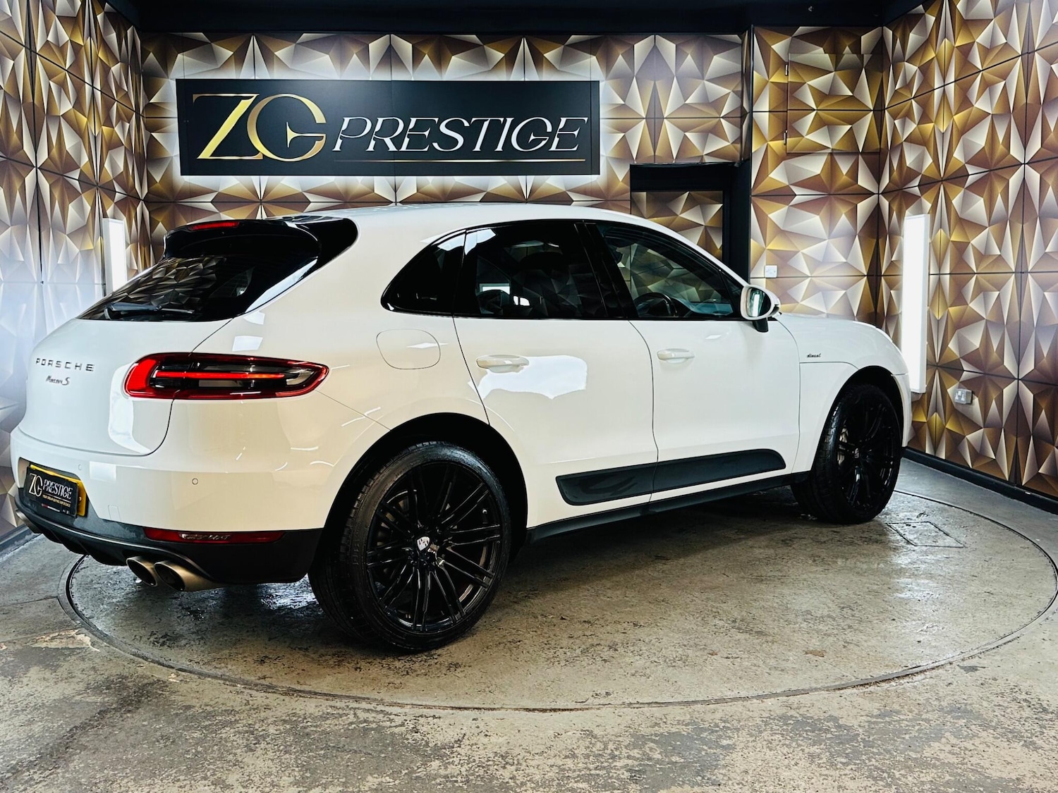 Used Porsche Macan 2015 for sale - 76824524: Photo 45