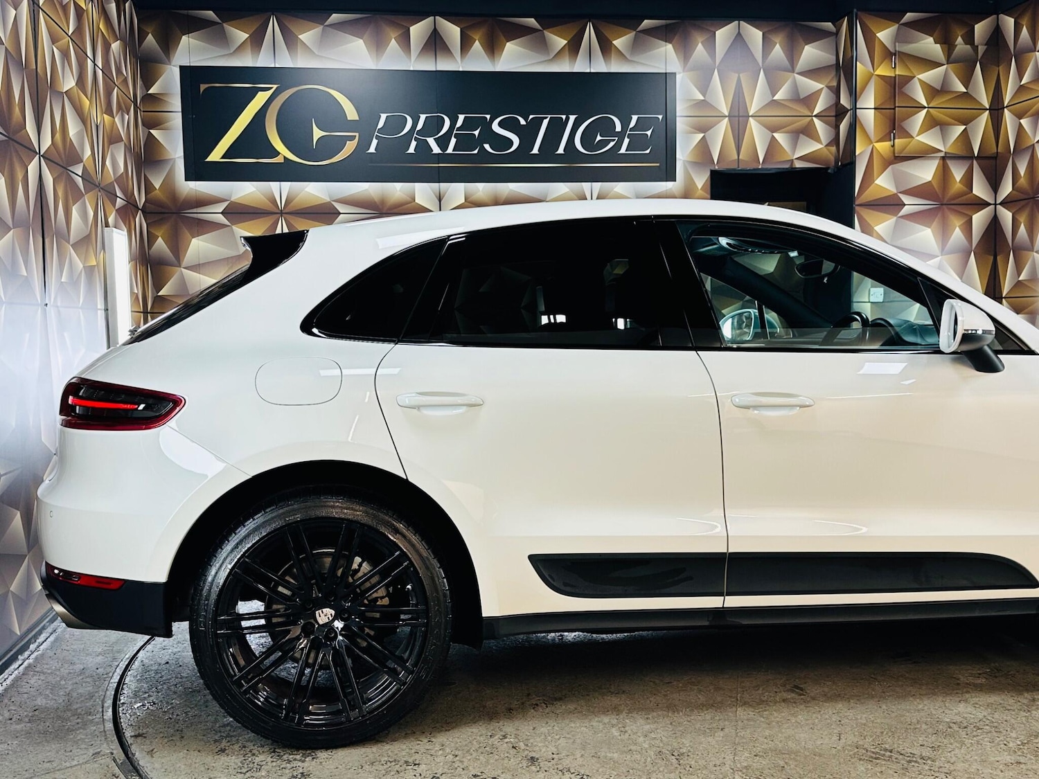 Used Porsche Macan 2015 for sale - 76824524: Photo 46