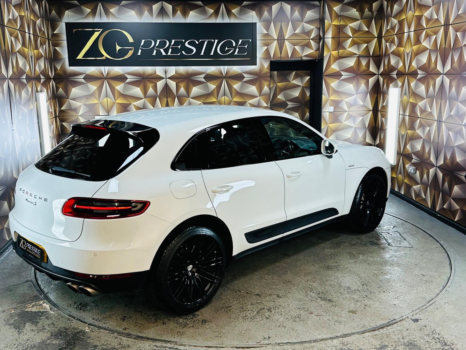 Used Porsche Macan 2015 for sale - 76824524: Photo 47