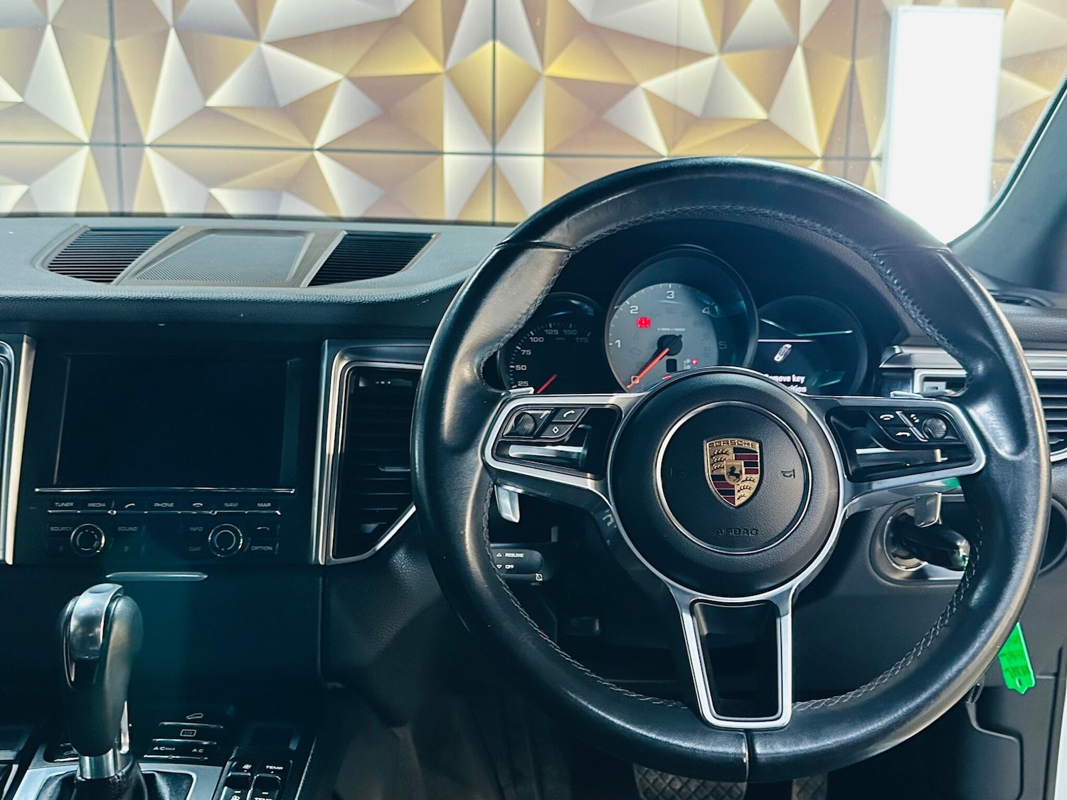 Used Porsche Macan 2015 for sale - 76824524: Photo 50