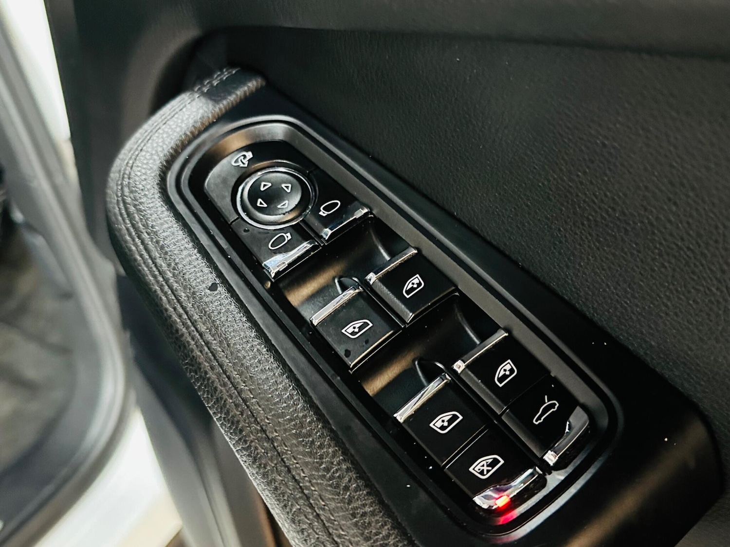 Used Porsche Macan 2015 for sale - 76824524: Photo 57