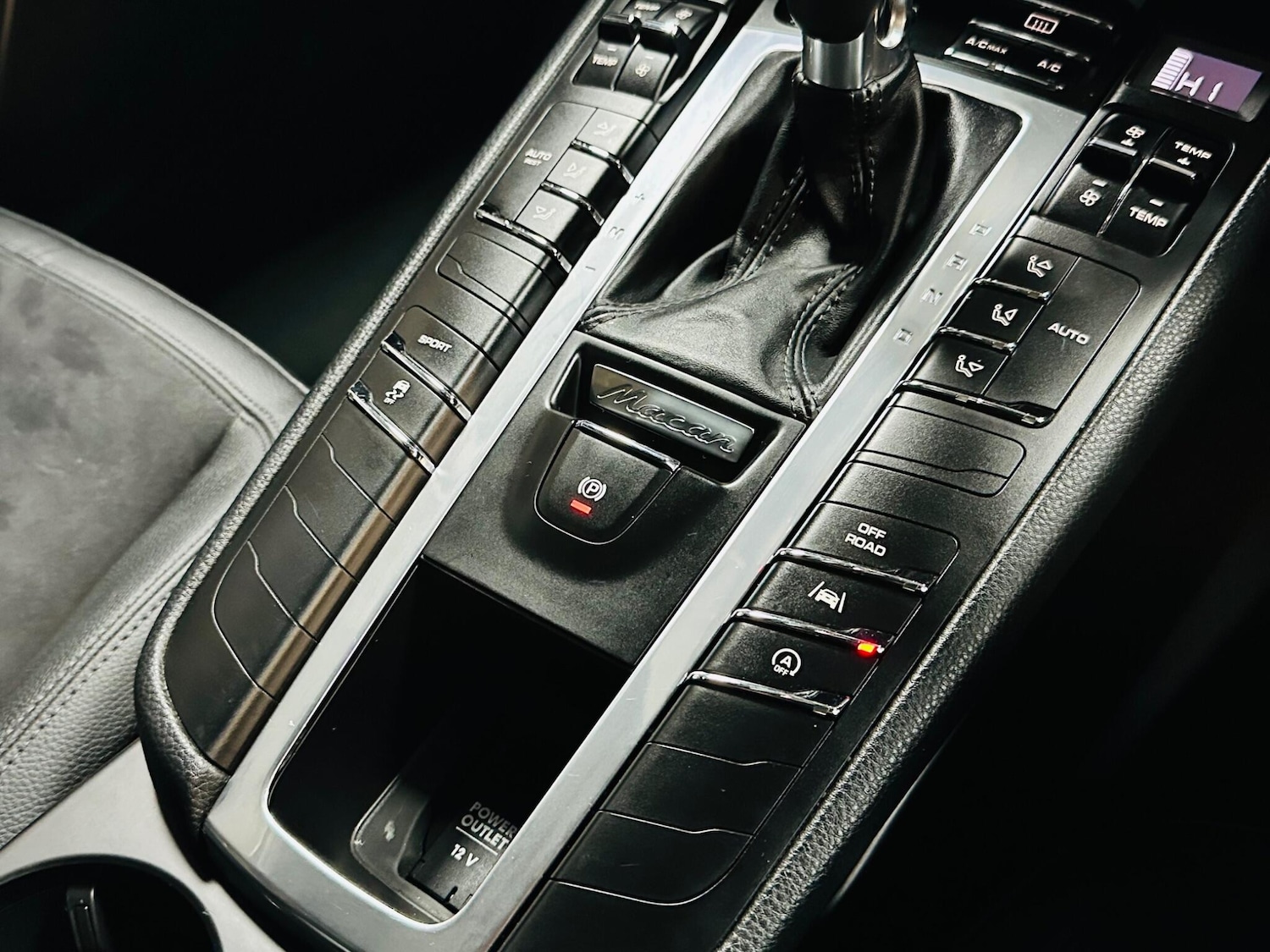 Used Porsche Macan 2015 for sale - 76824524: Photo 58