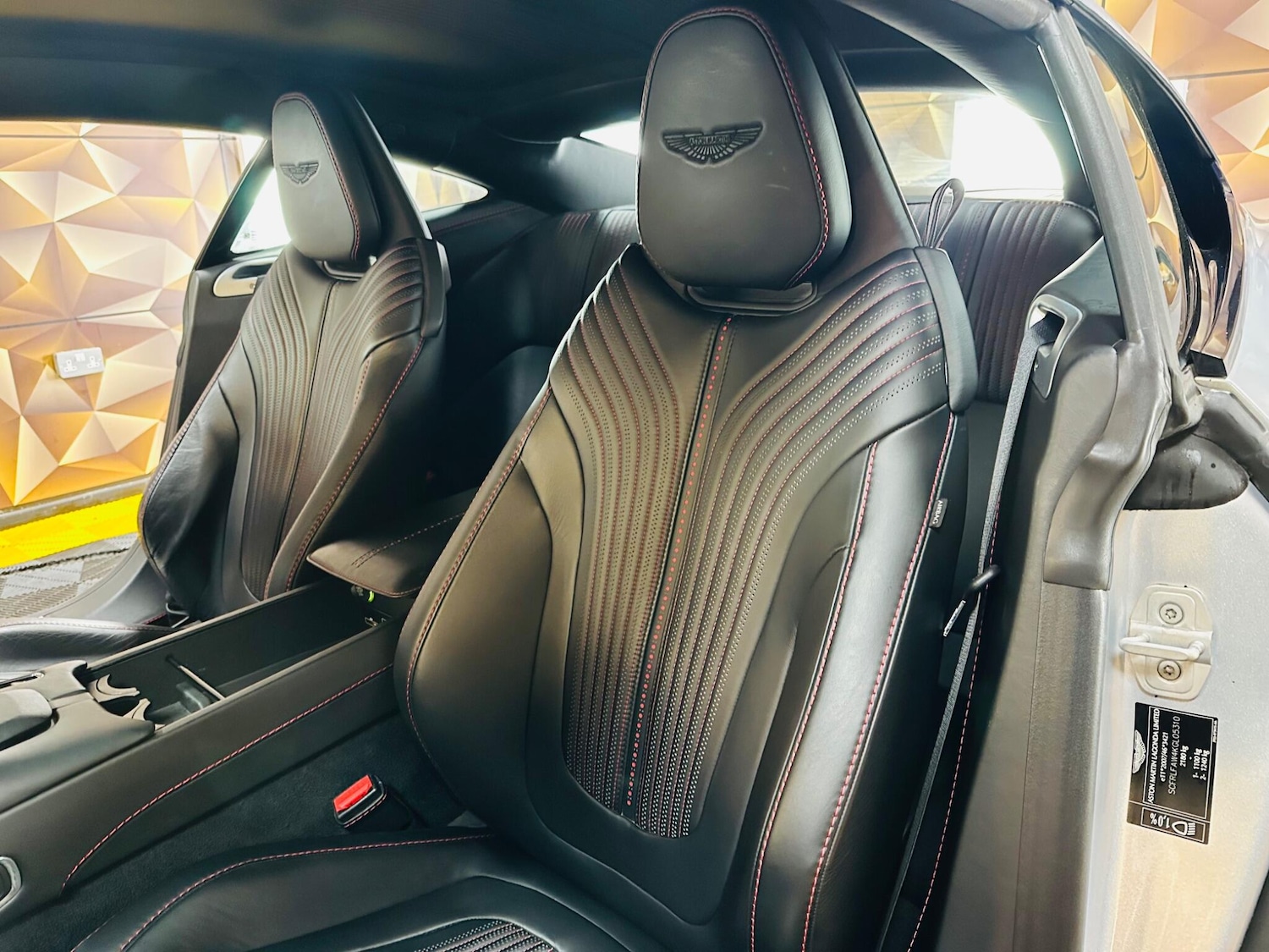 Used Aston Martin DB11 2018 for sale - 77331497: Photo 18