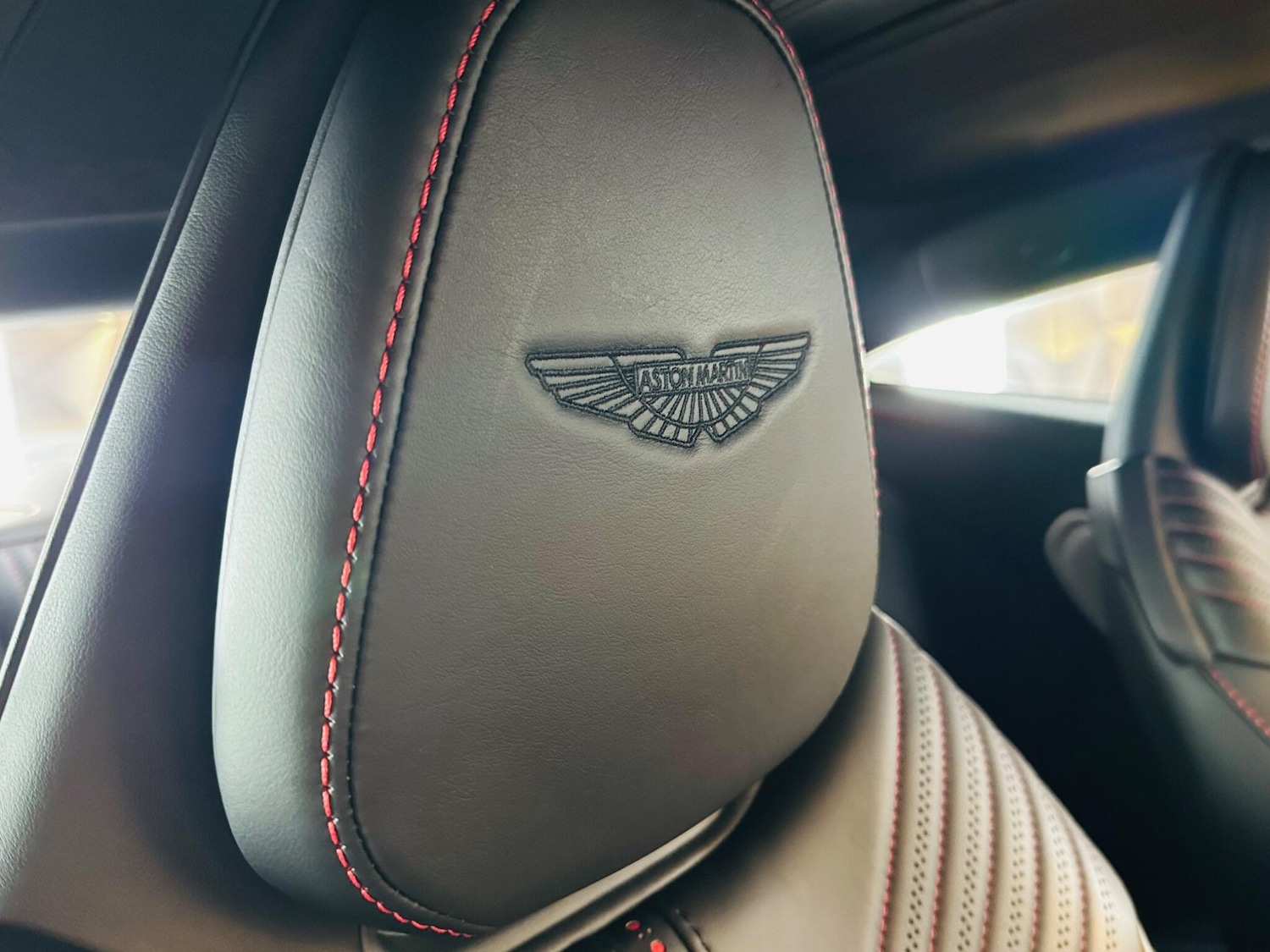 Used Aston Martin DB11 2018 for sale - 77331497: Photo 34