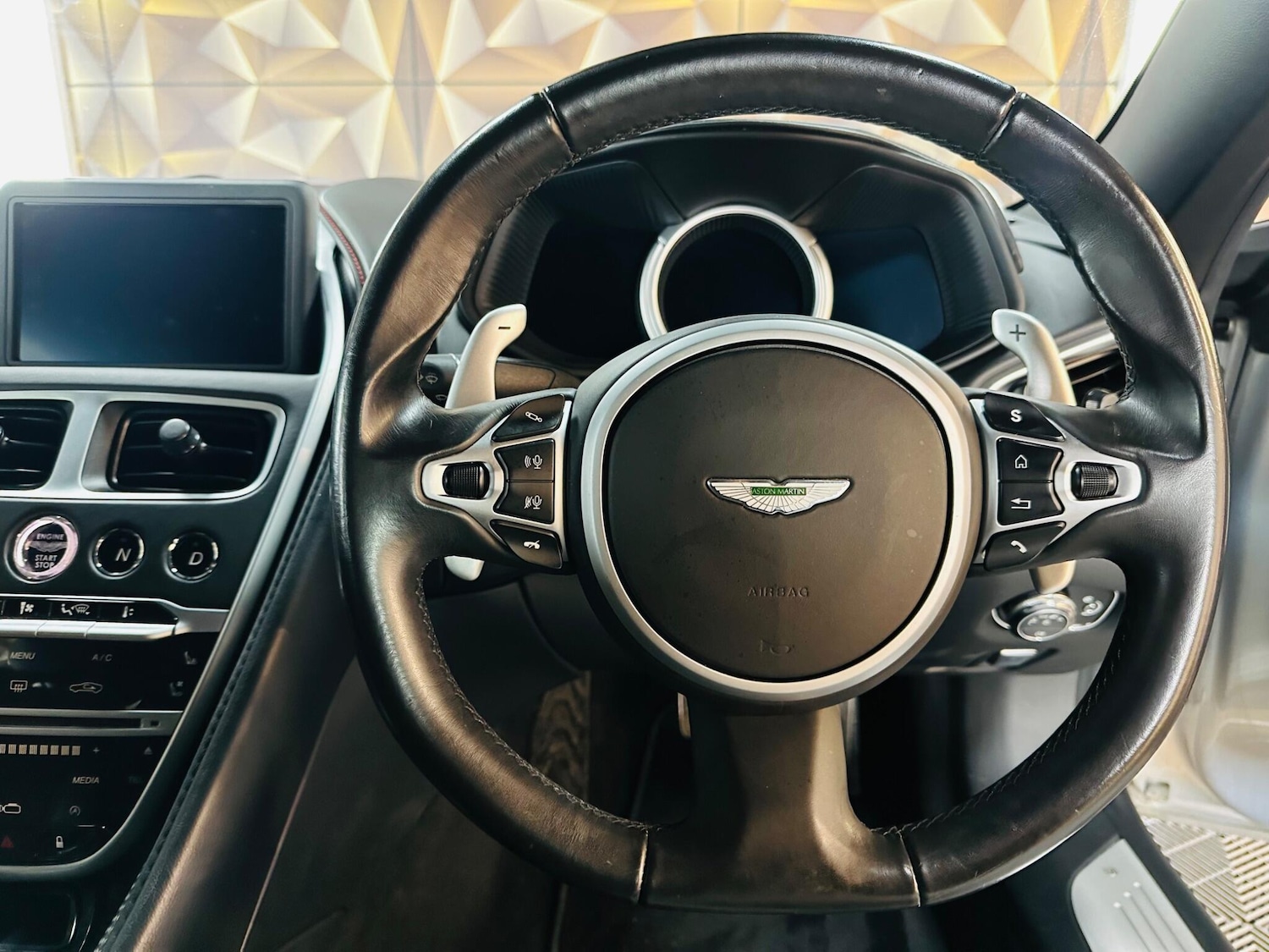 Used Aston Martin DB11 2018 for sale - 77331497: Photo 51