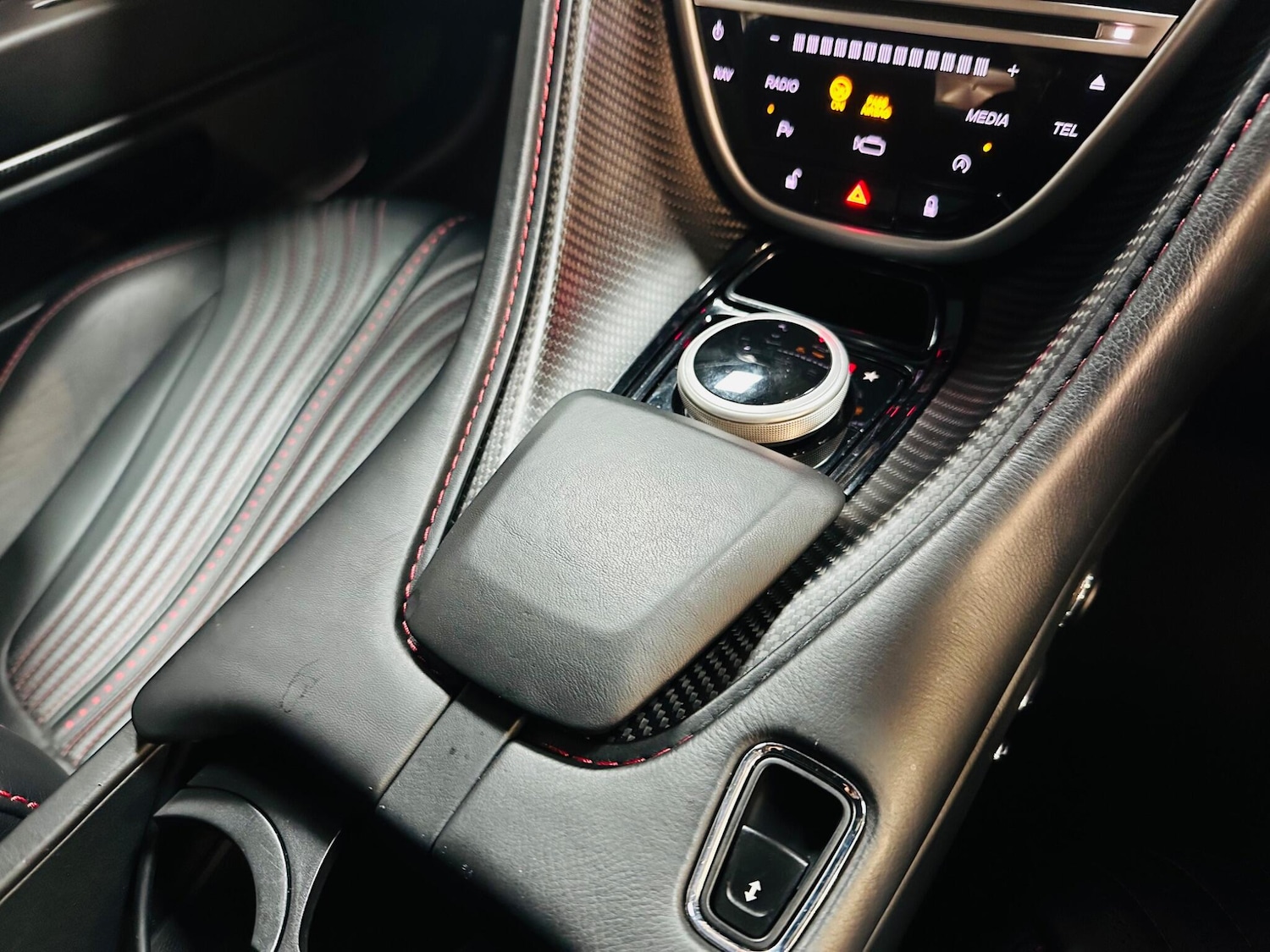 Used Aston Martin DB11 2018 for sale - 77331497: Photo 59