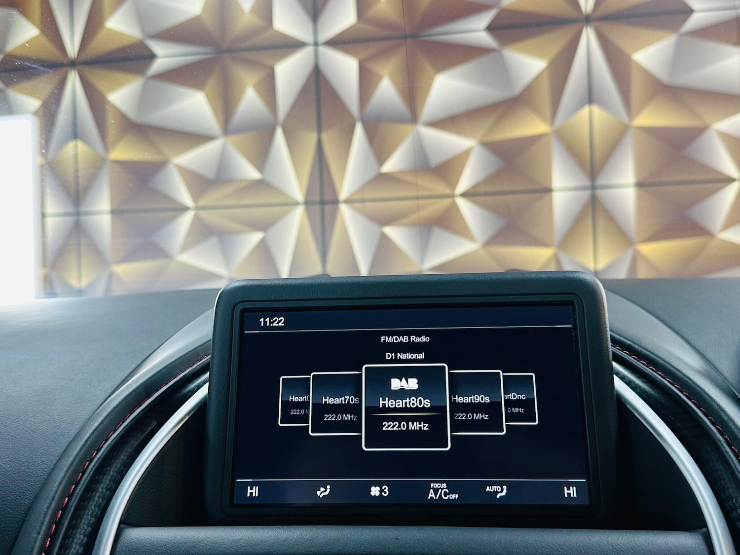 Used Aston Martin DB11 2018 for sale - 77331497: Photo 60