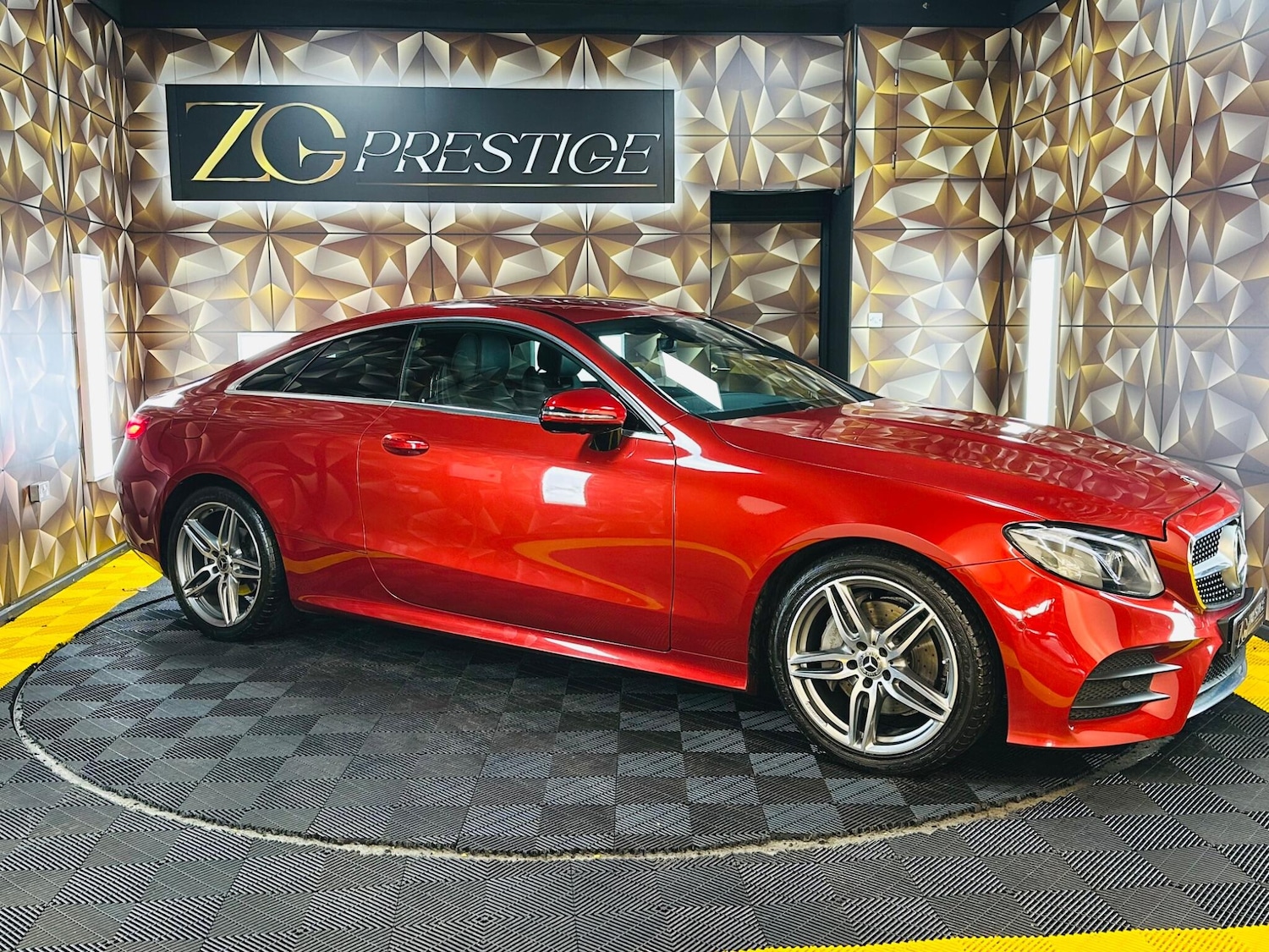 Used Mercedes-Benz E Class 2019 for sale - 77203112: Photo 1