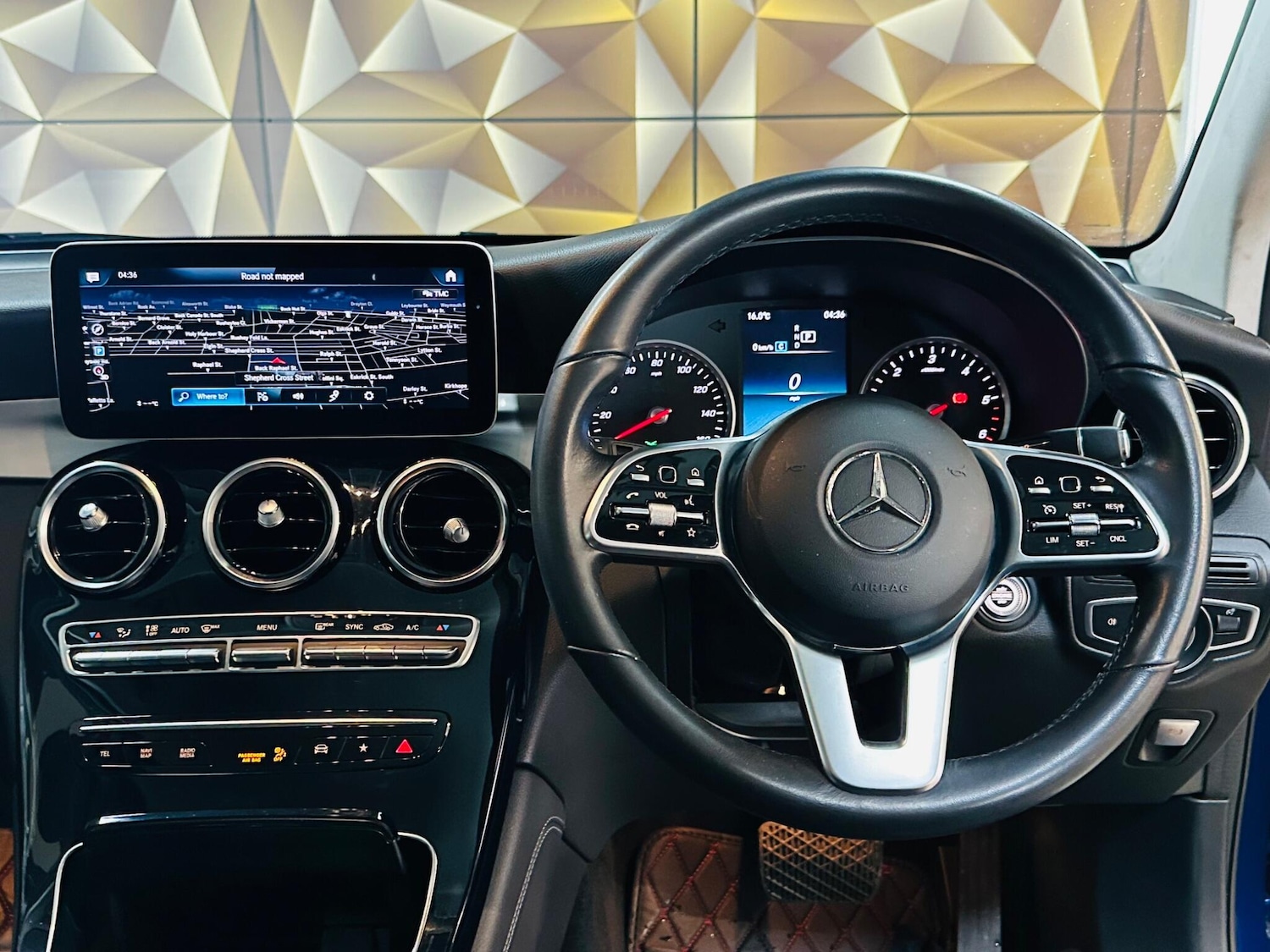 Used Mercedes-Benz GLC 2019 for sale - 76094386: Photo 52