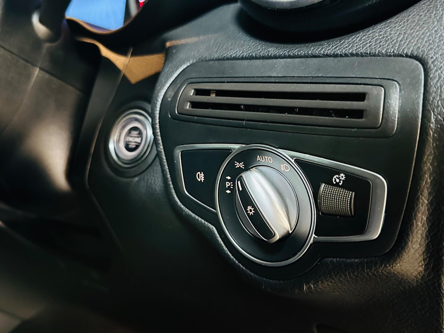 Used Mercedes-Benz GLC 2019 for sale - 76094386: Photo 54