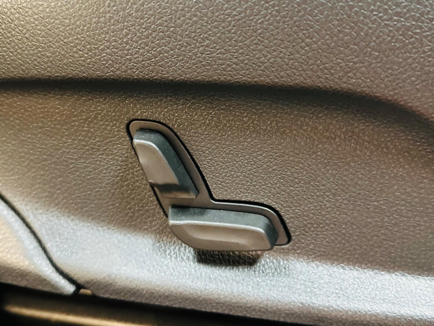 Used Mercedes-Benz GLC 2019 for sale - 76094386: Photo 63