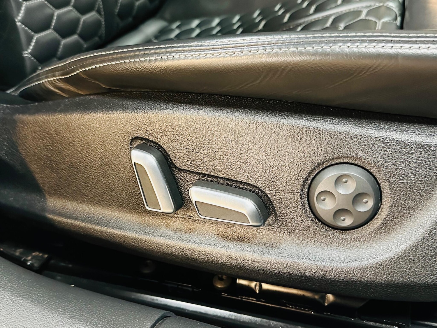 Used Audi RS7 2016 for sale - 76898243: Photo 61