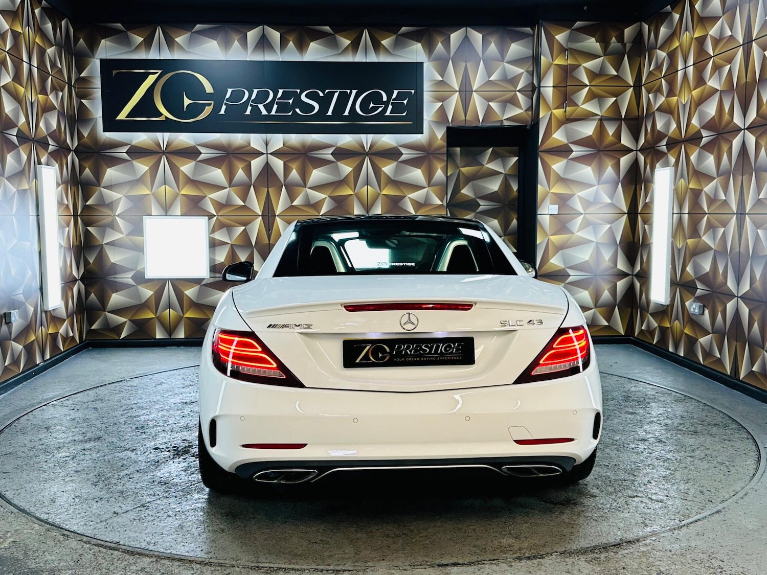 Used Mercedes-Benz SLC 2016 for sale - 76099566: Photo 5