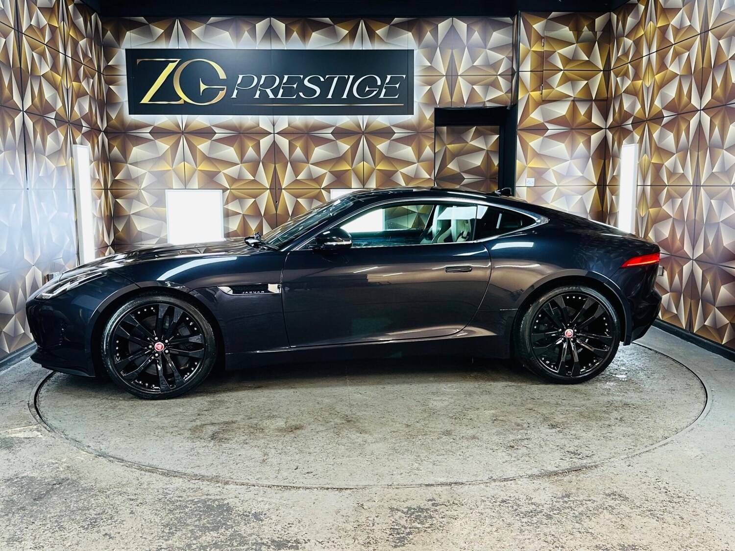 Used Jaguar F-Type 2015 for sale - 76388372: Photo 11