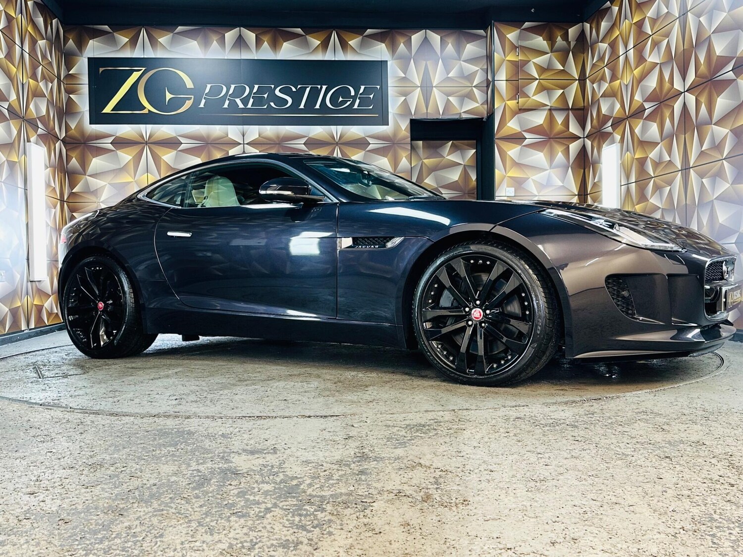 Used Jaguar F-Type 2015 for sale - 76388372: Photo 13