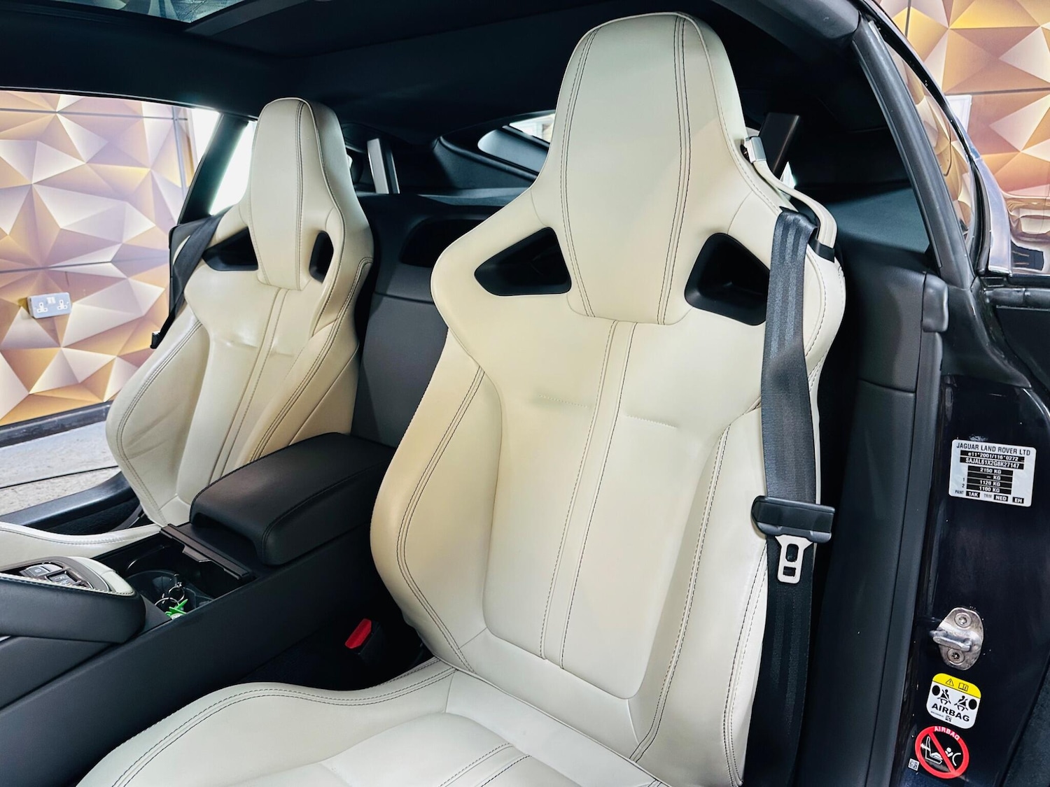 Used Jaguar F-Type 2015 for sale - 76388372: Photo 14