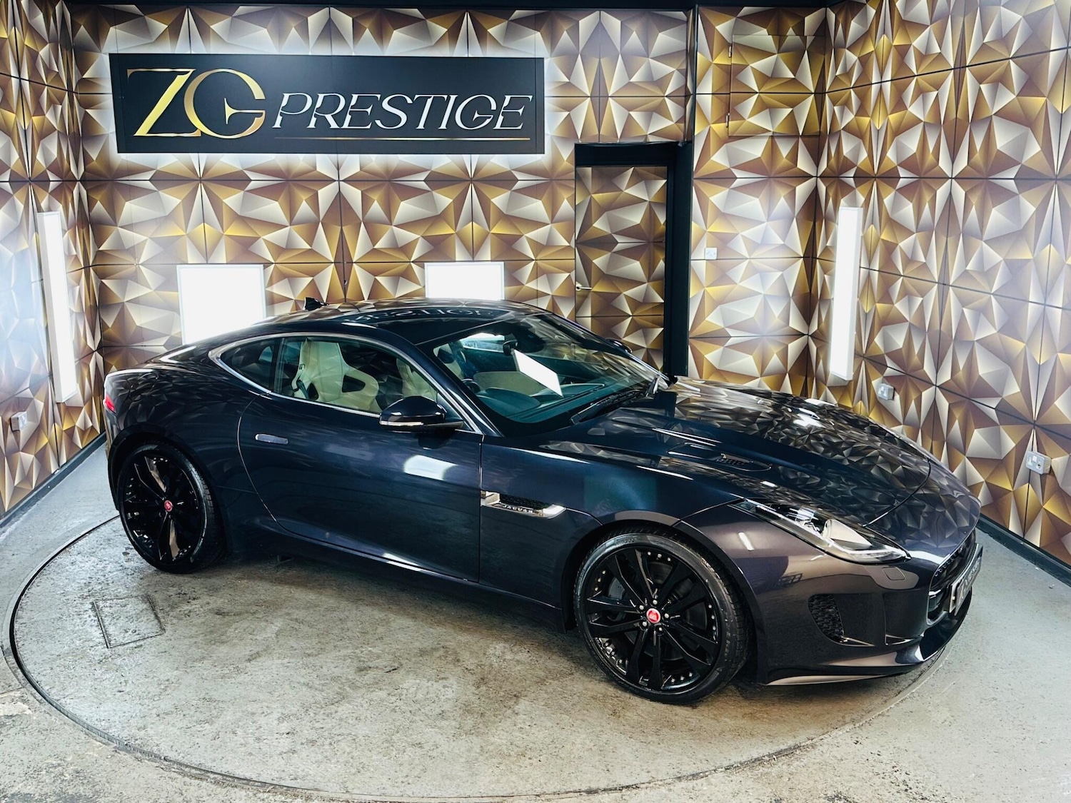 Used Jaguar F-Type 2015 for sale - 76388372: Photo 17