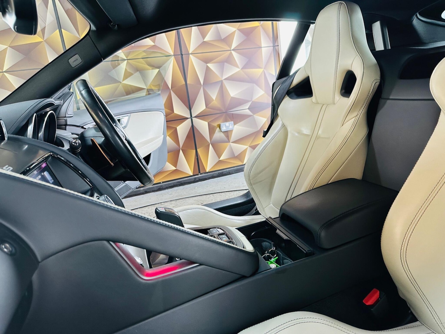 Used Jaguar F-Type 2015 for sale - 76388372: Photo 22