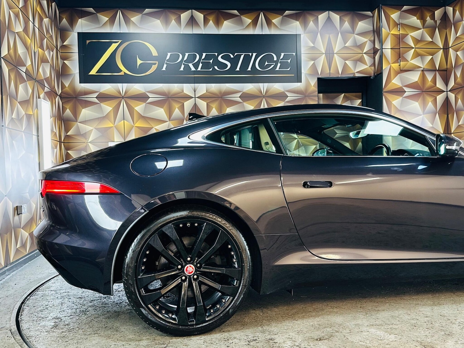 Used Jaguar F-Type 2015 for sale - 76388372: Photo 27