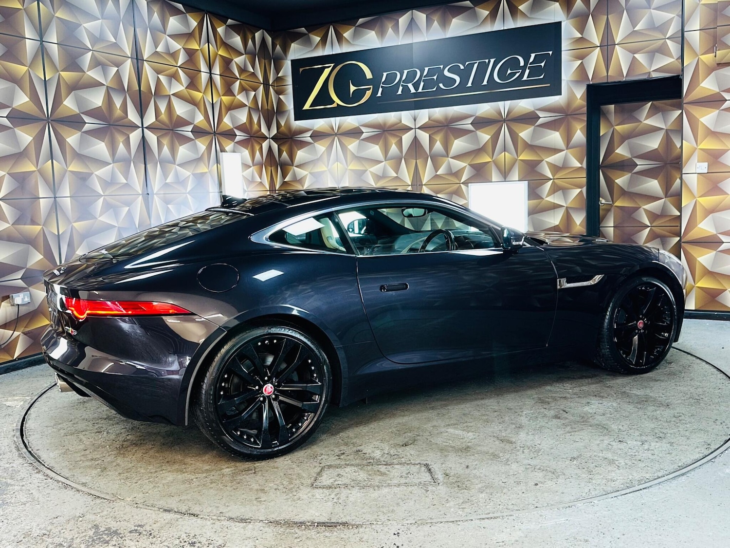 Used Jaguar F-Type 2015 for sale - 76388372: Photo 29