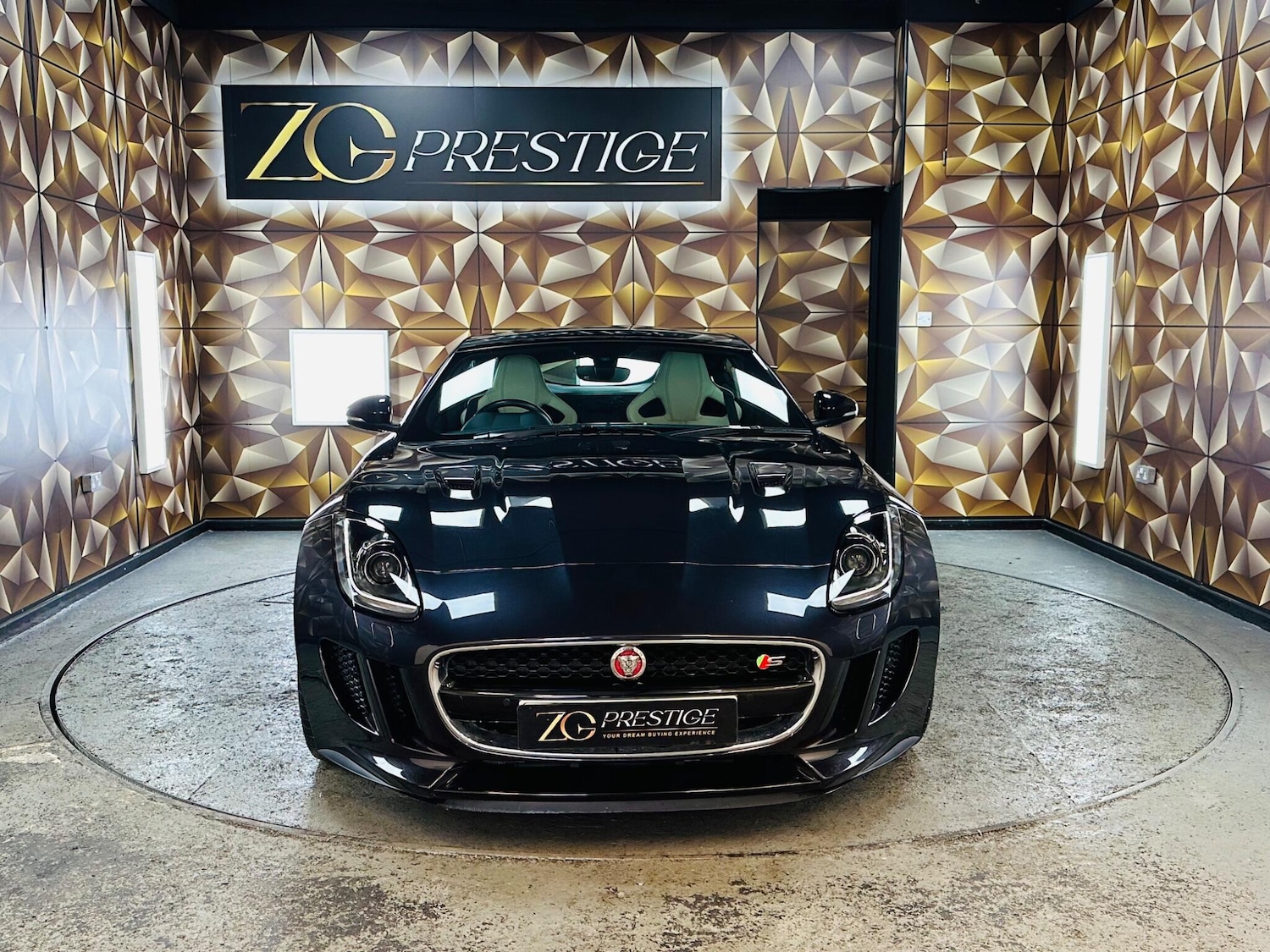 Used Jaguar F-Type 2015 for sale - 76388372: Photo 3