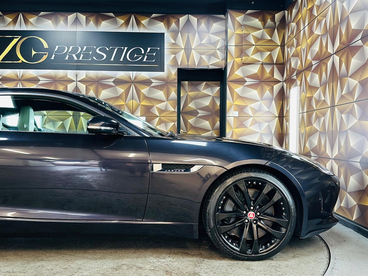 Used Jaguar F-Type 2015 for sale - 76388372: Photo 30