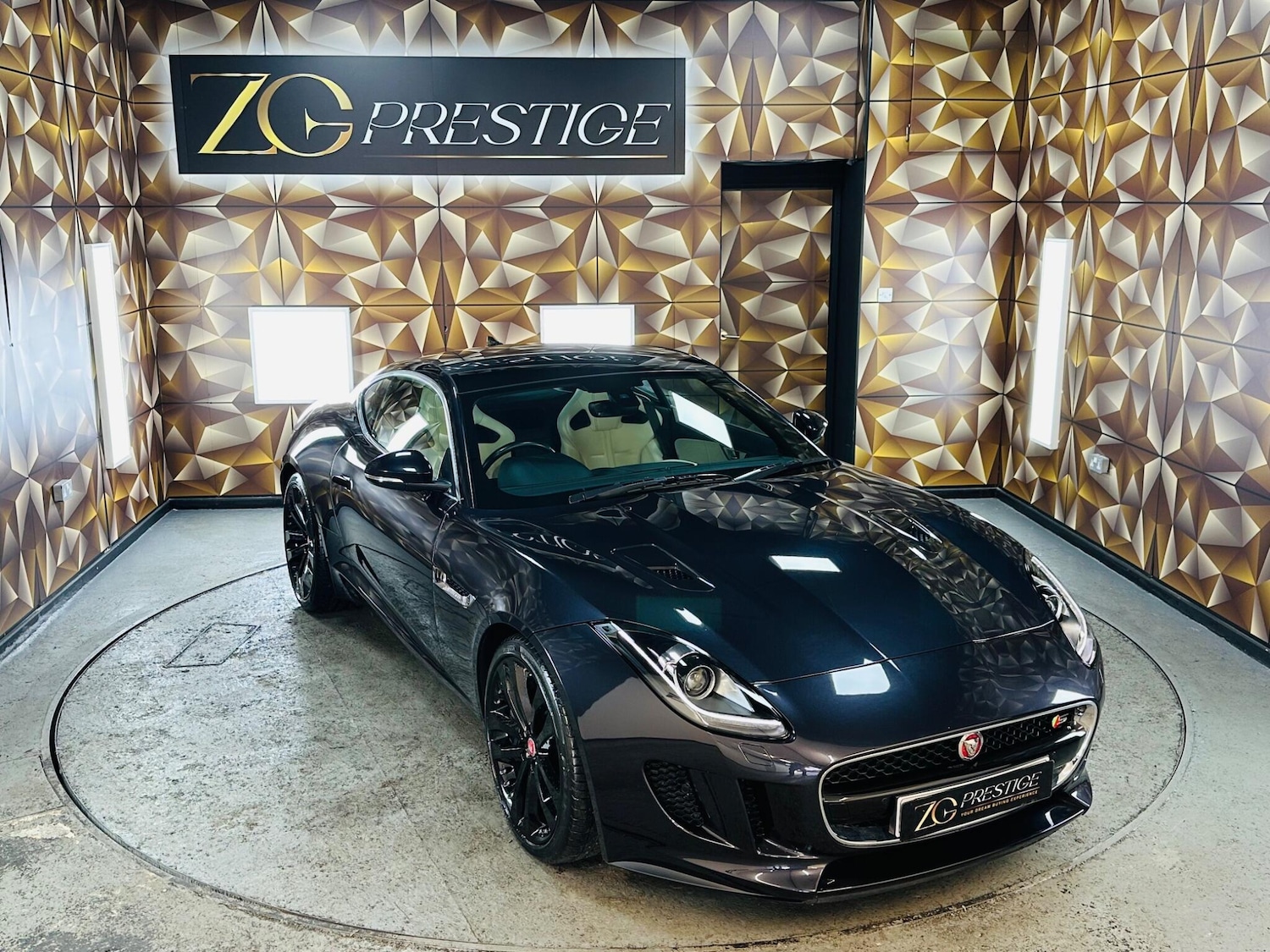 Used Jaguar F-Type 2015 for sale - 76388372: Photo 31