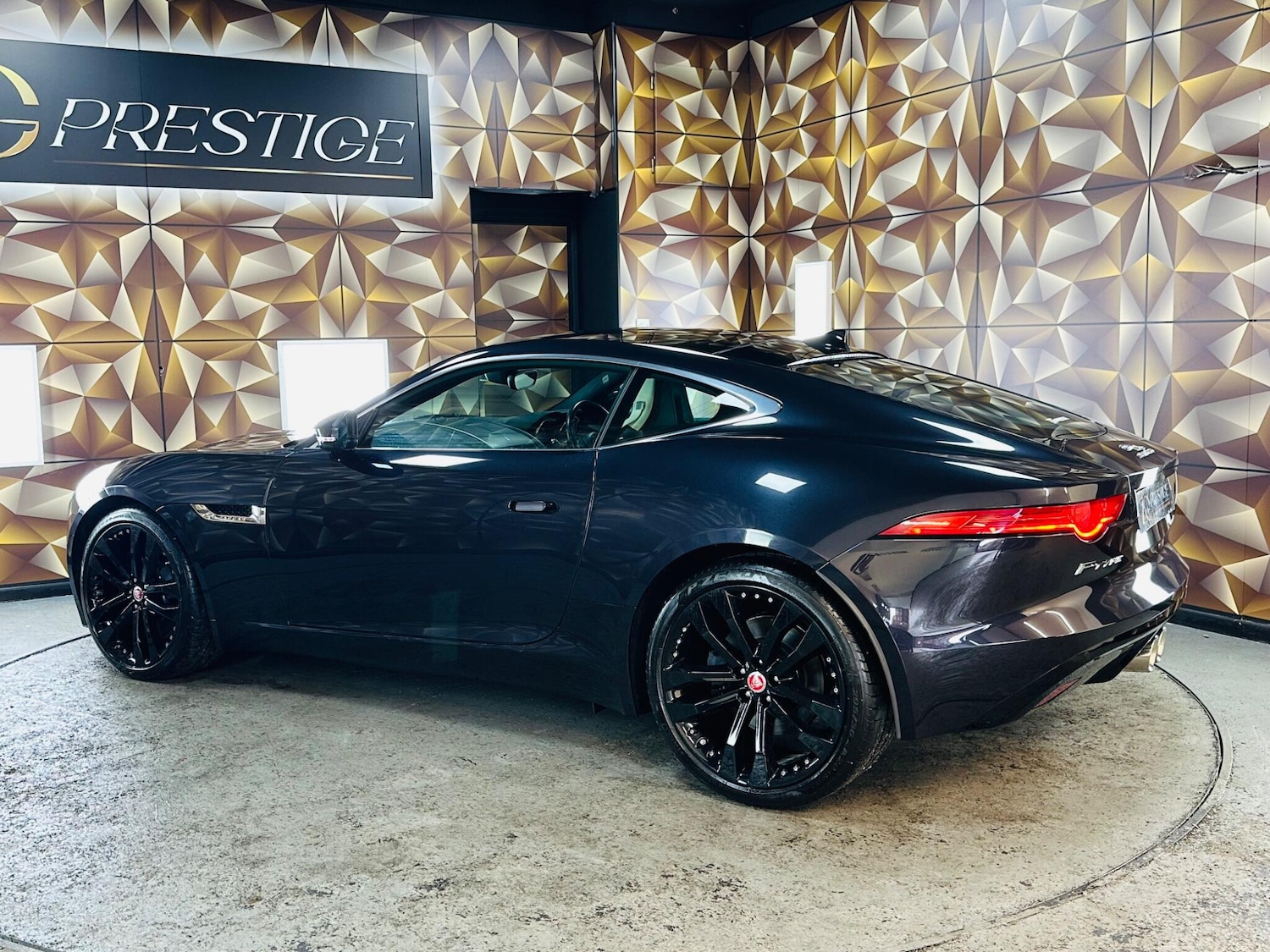 Used Jaguar F-Type 2015 for sale - 76388372: Photo 33