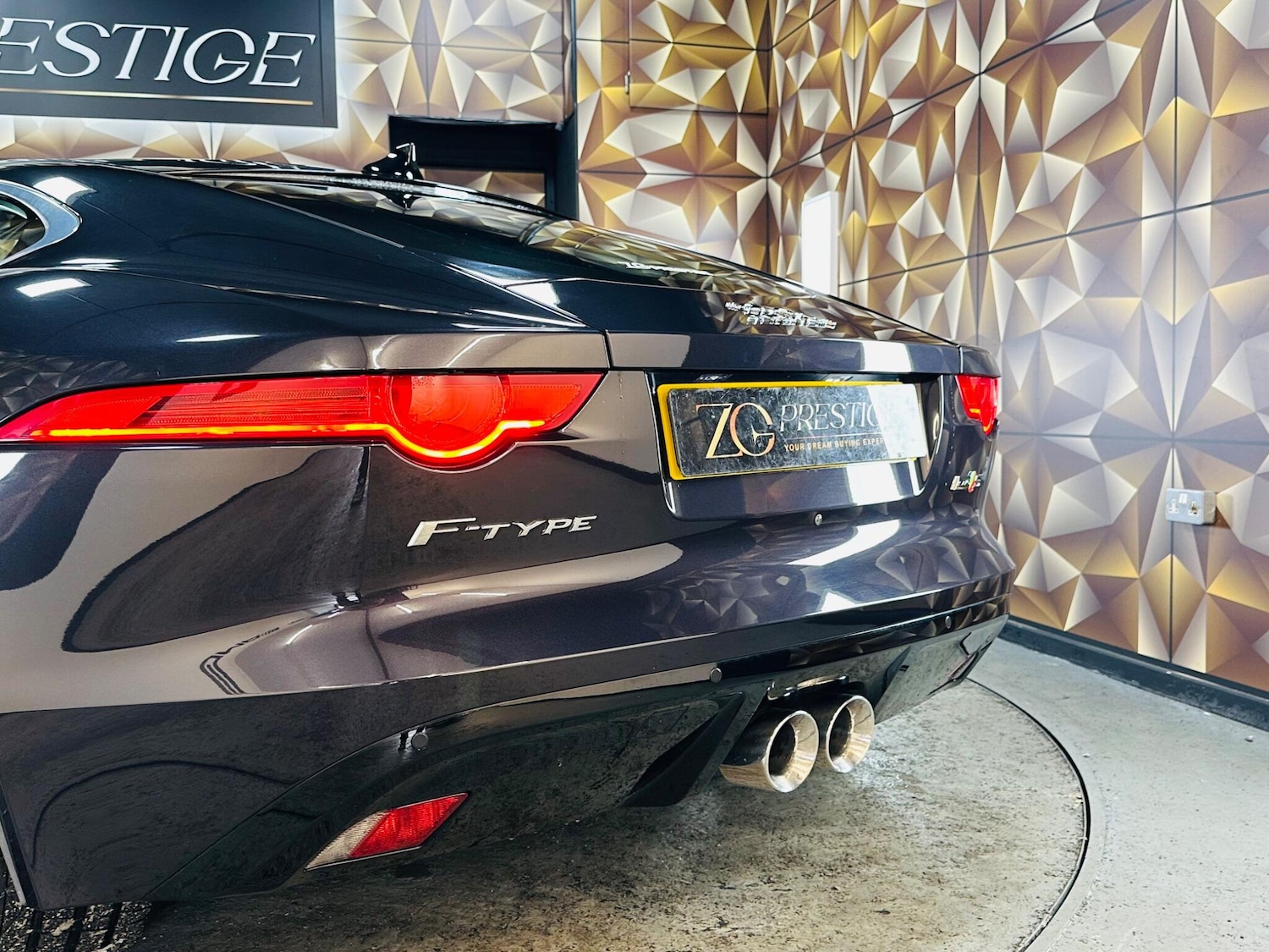 Used Jaguar F-Type 2015 for sale - 76388372: Photo 37