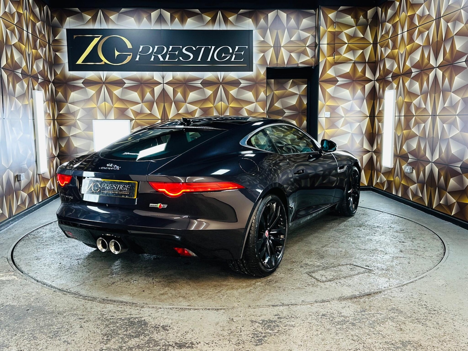 Used Jaguar F-Type 2015 for sale - 76388372: Photo 40
