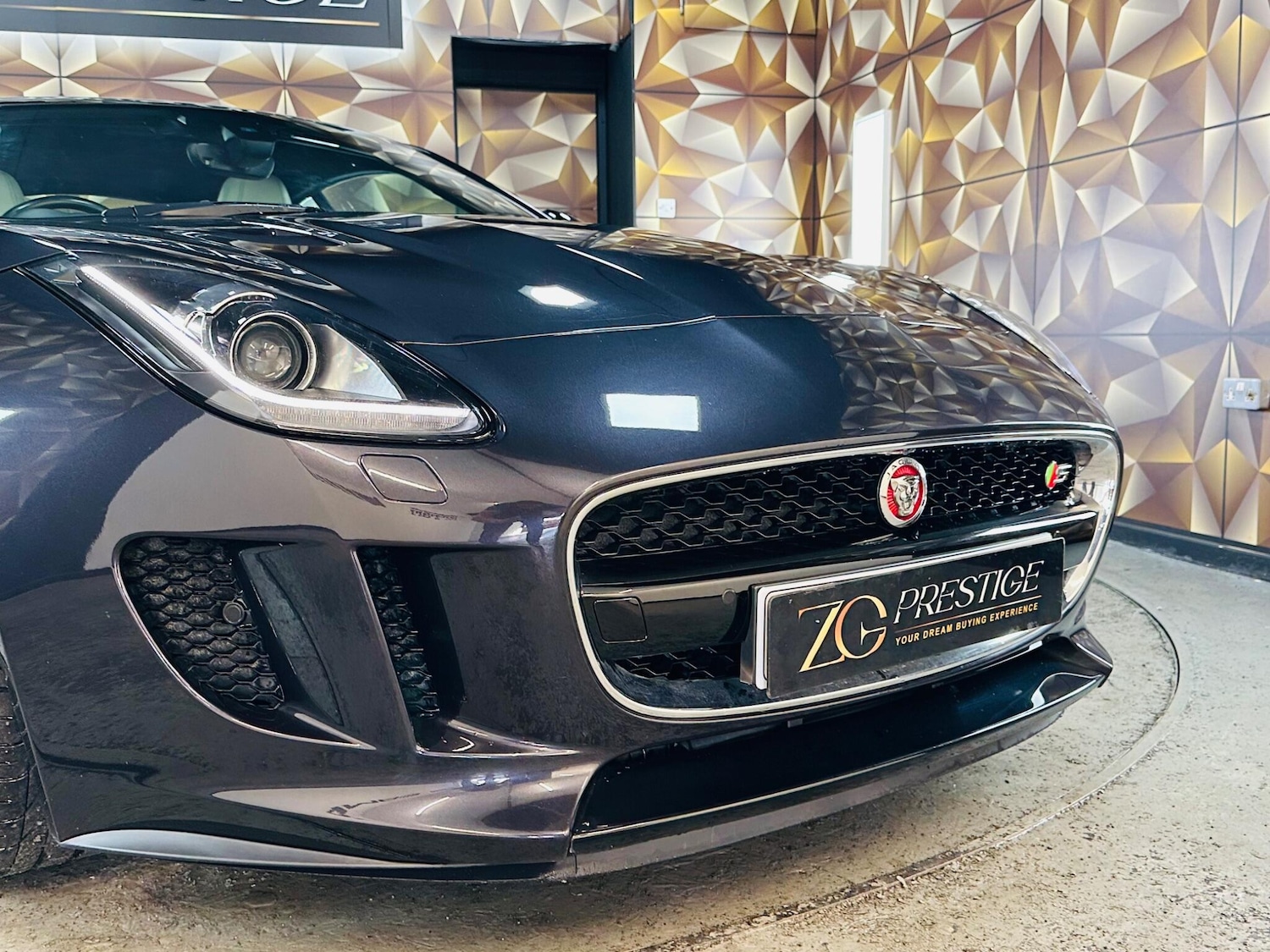 Used Jaguar F-Type 2015 for sale - 76388372: Photo 44