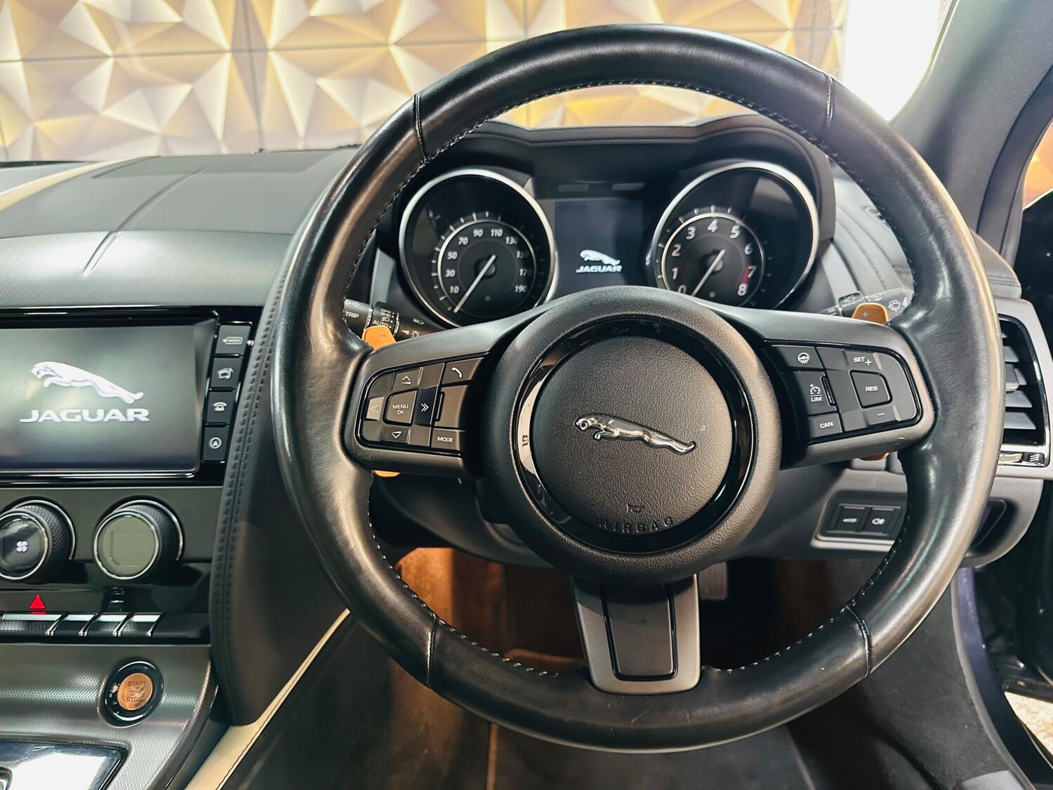 Used Jaguar F-Type 2015 for sale - 76388372: Photo 49