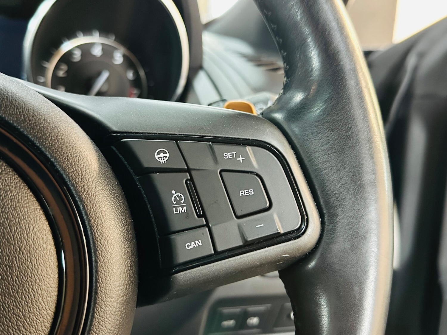 Used Jaguar F-Type 2015 for sale - 76388372: Photo 51