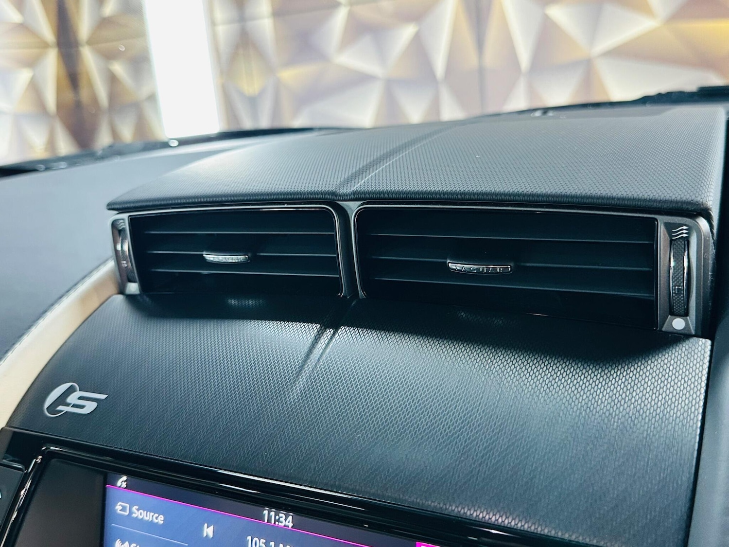 Used Jaguar F-Type 2015 for sale - 76388372: Photo 56