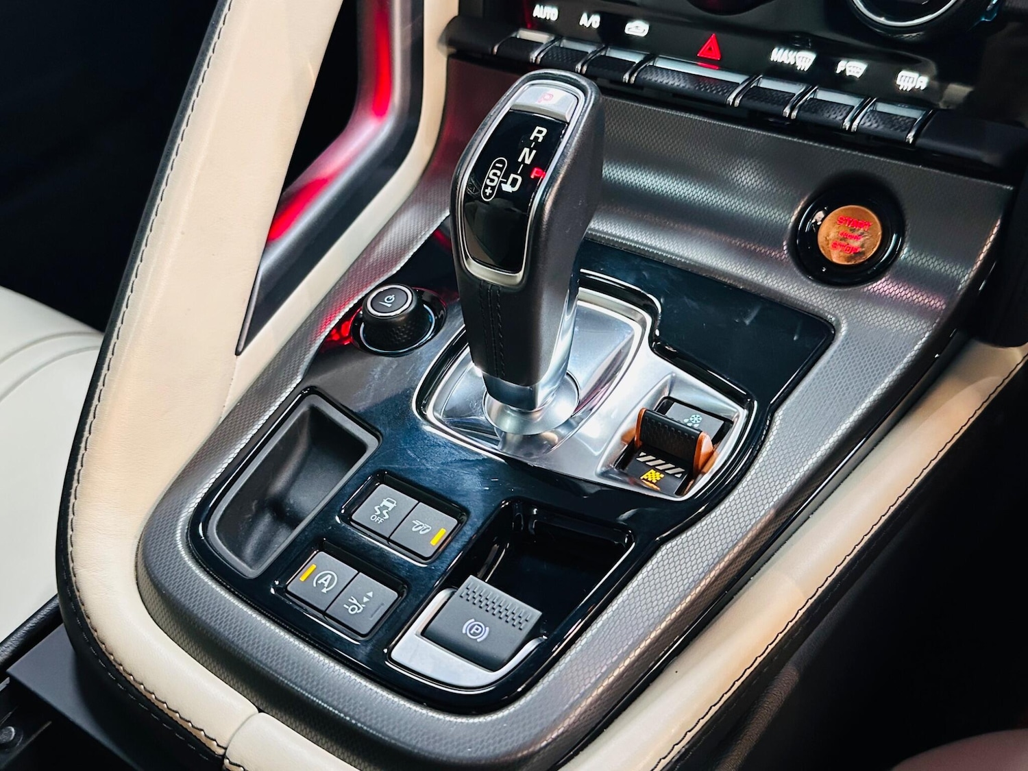 Used Jaguar F-Type 2015 for sale - 76388372: Photo 57