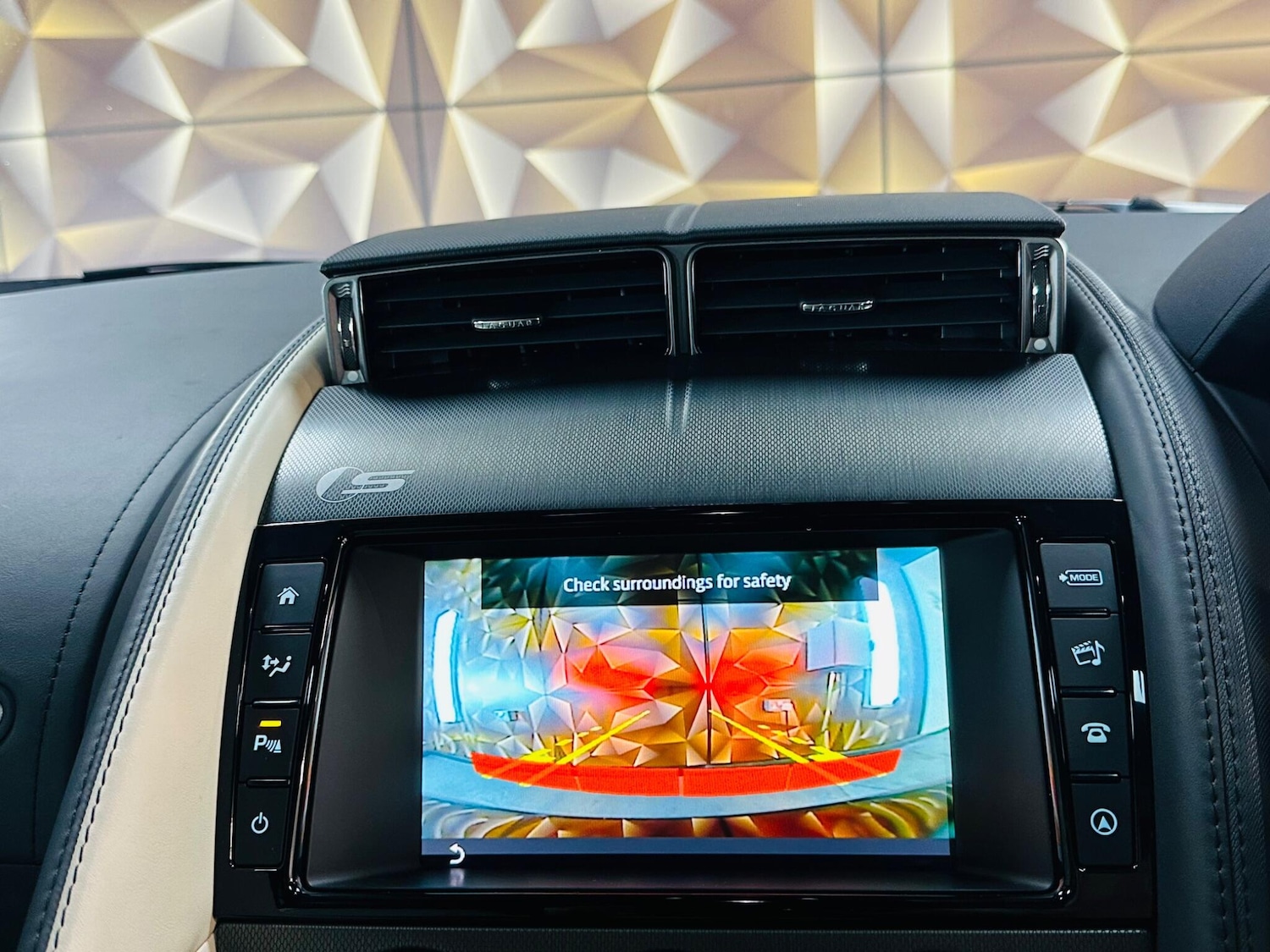 Used Jaguar F-Type 2015 for sale - 76388372: Photo 6