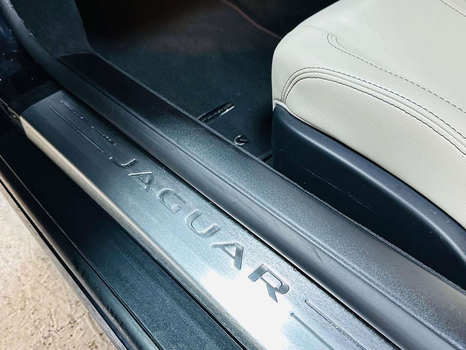 Used Jaguar F-Type 2015 for sale - 76388372: Photo 64