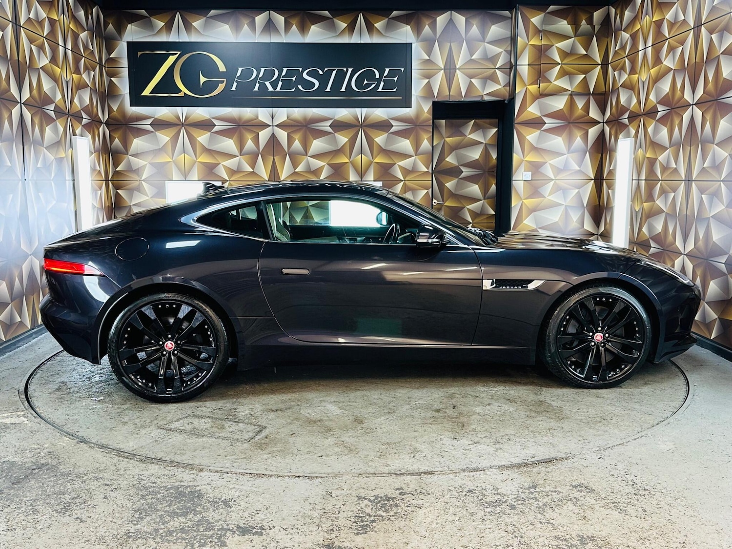 Used Jaguar F-Type 2015 for sale - 76388372: Photo 9