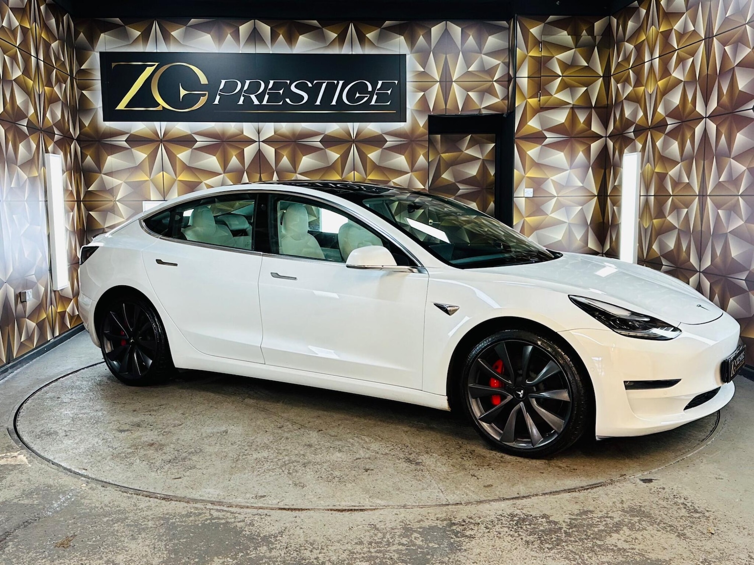 Used Tesla Model 3 2020 for sale - 76607368: Photo 1