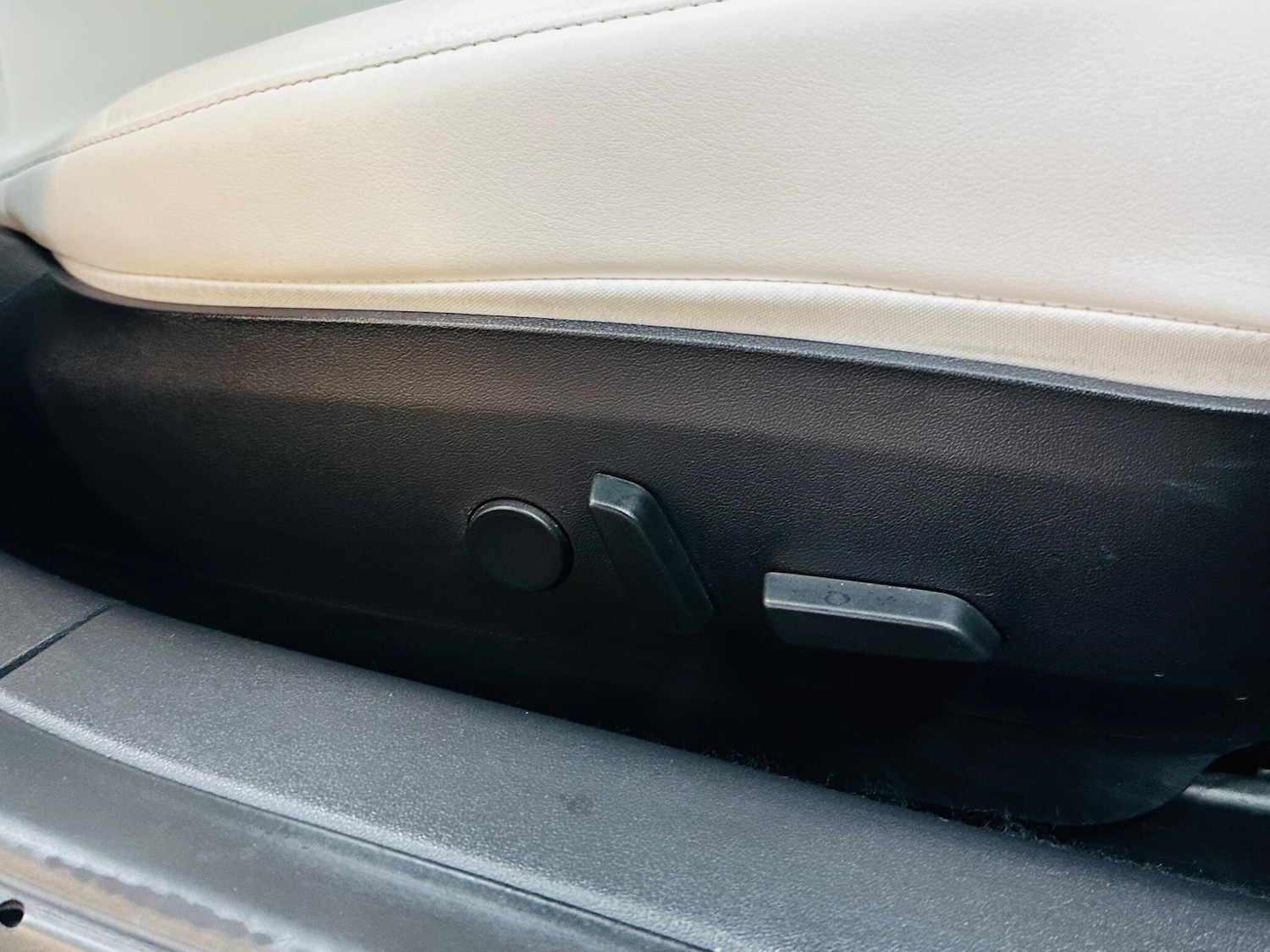 Used Tesla Model 3 2020 for sale - 76607368: Photo 60