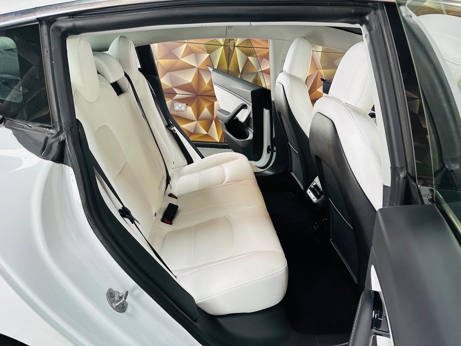 Used Tesla Model 3 2020 for sale - 76607368: Photo 64