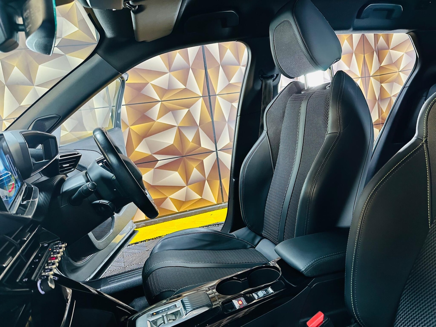 Used Peugeot 2008 2024 for sale - 77290632: Photo 4