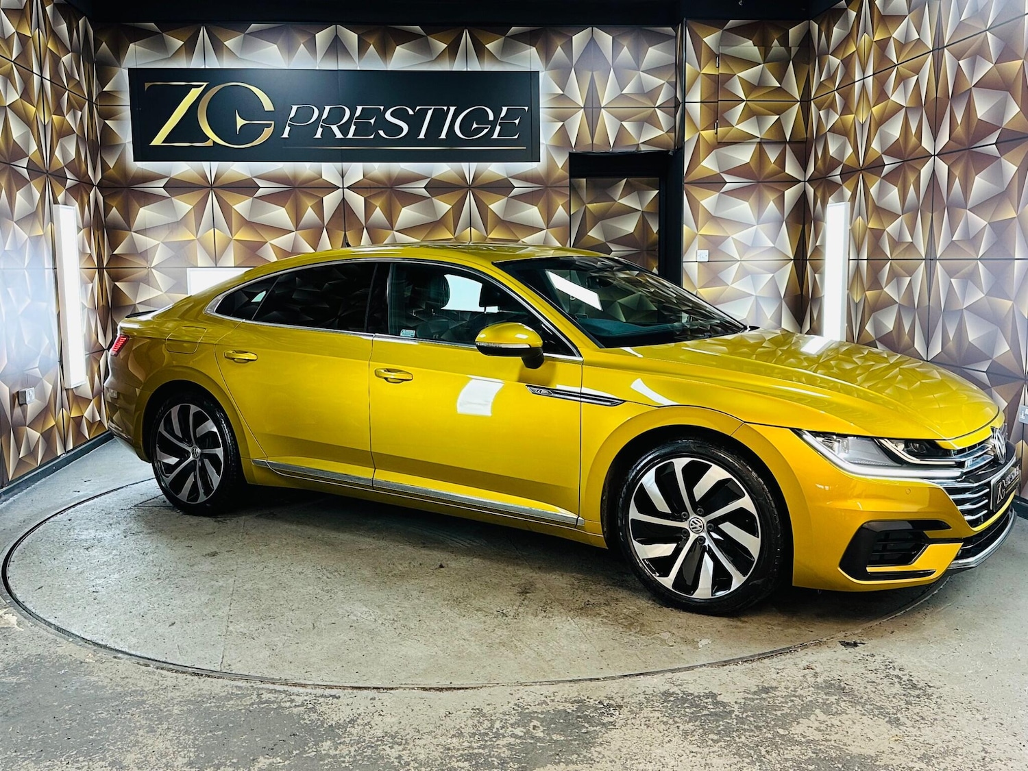 Used Volkswagen Arteon 2018 for sale - 76898778: Photo 1