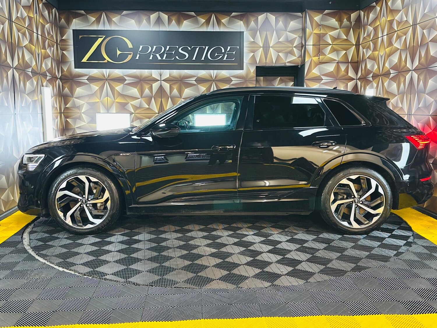 Used Audi e-tron 2022 for sale - 77455545: Photo 11