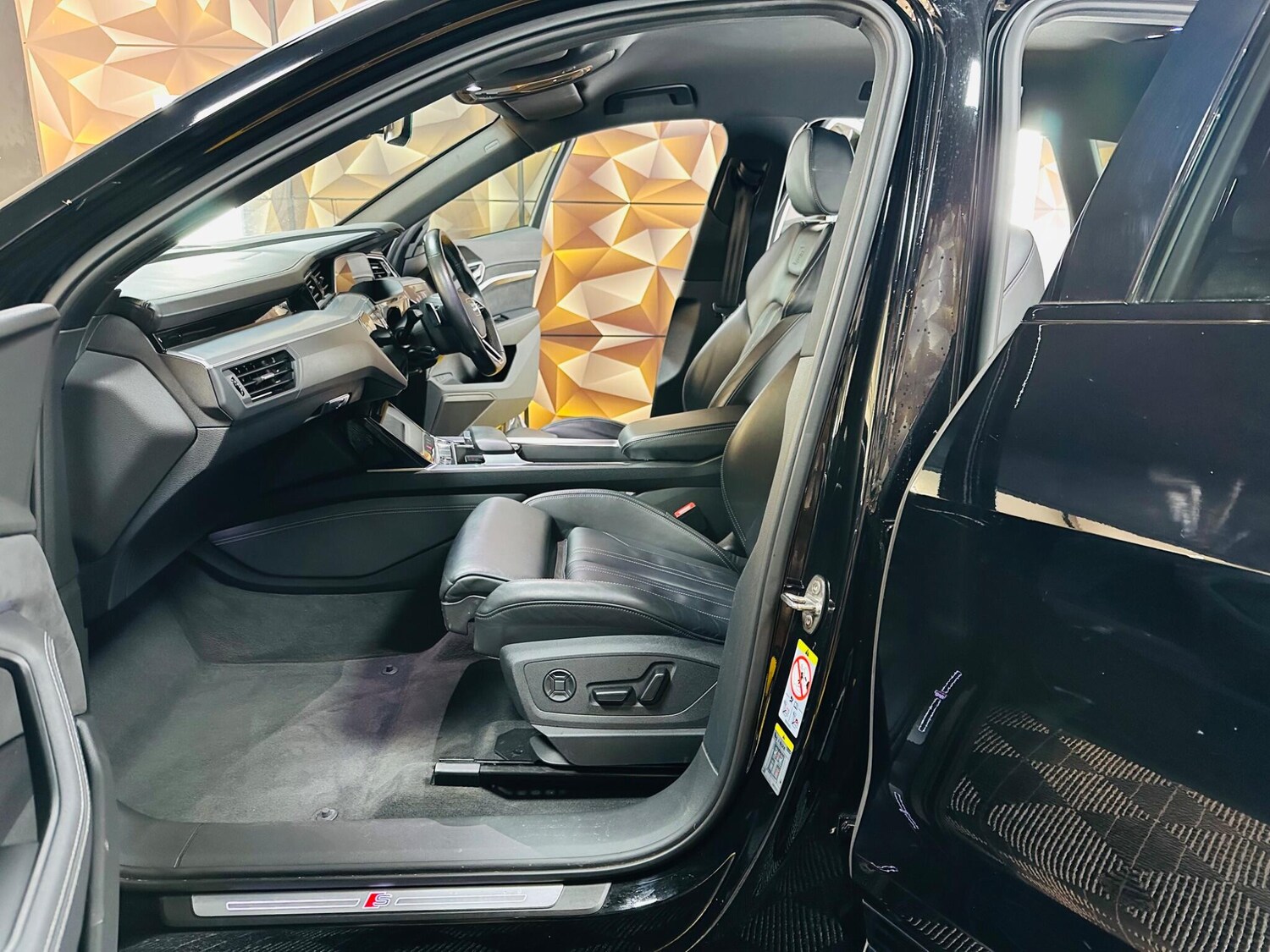 Used Audi e-tron 2022 for sale - 77455545: Photo 62