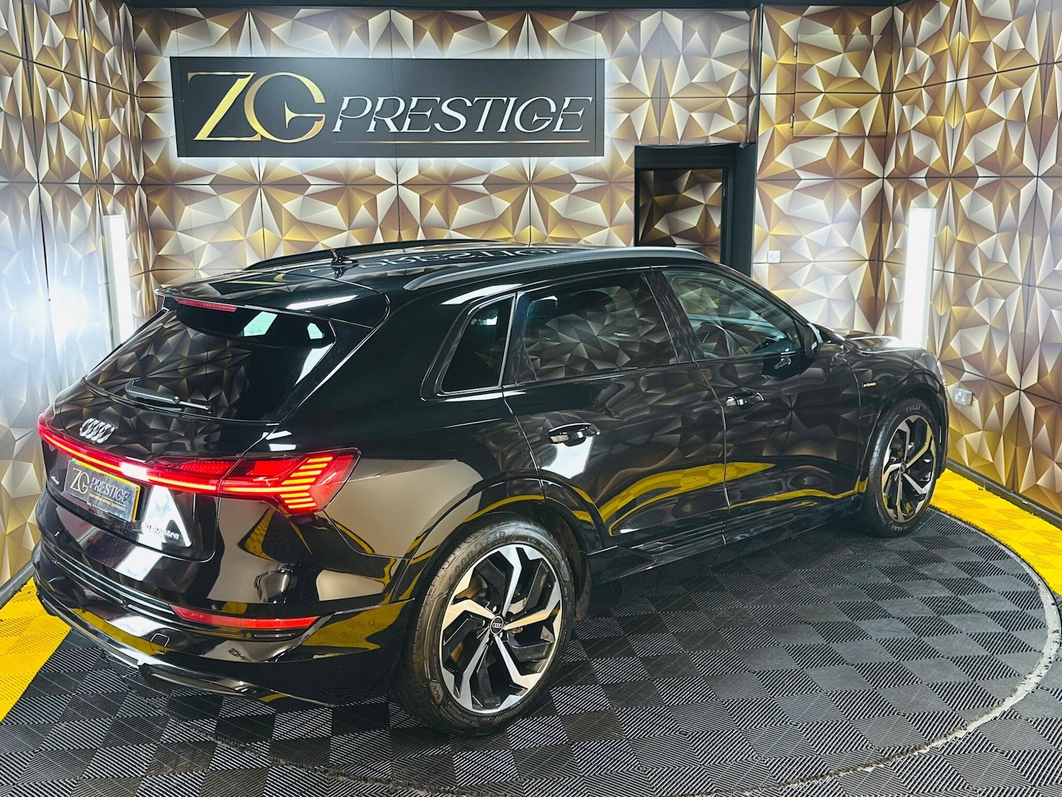 Used Audi e-tron 2022 for sale - 77455545: Photo 7