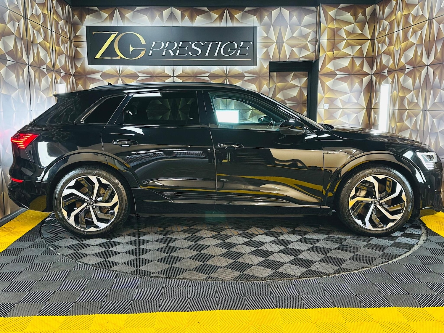 Used Audi e-tron 2022 for sale - 77455545: Photo 9