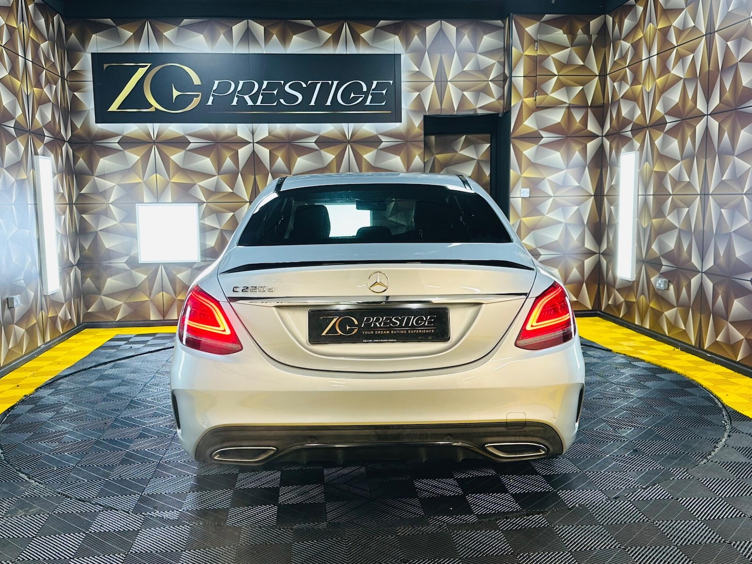 Used Mercedes-Benz C Class 2021 for sale - 77109718: Photo 5