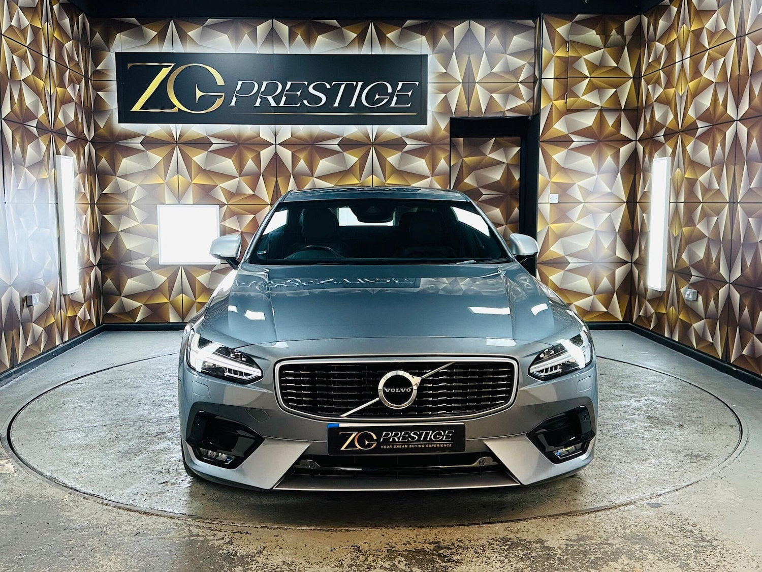 Used Volvo S90 2018 for sale - 76714831: Photo 3