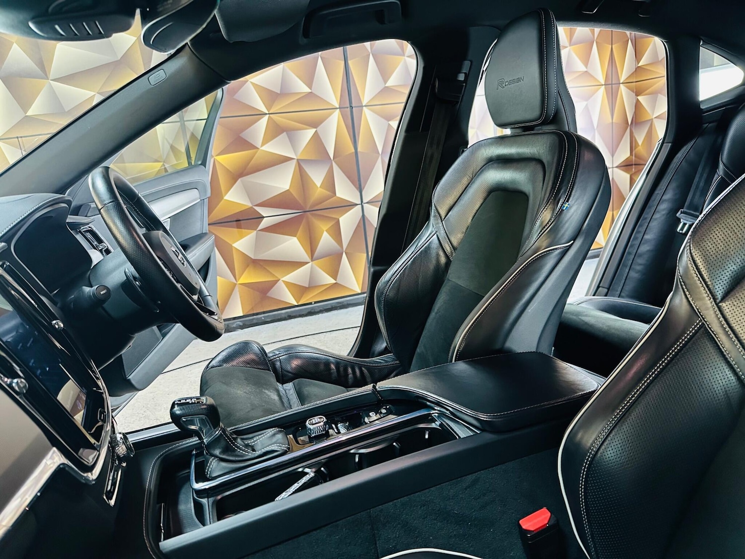 Used Volvo S90 2018 for sale - 76714831: Photo 4